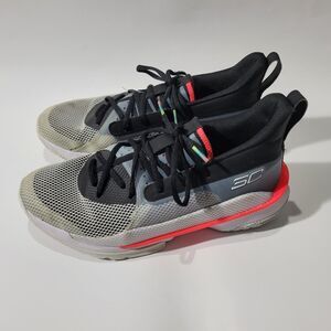 Under Armour Curry  Basketball shoes Male 8.5 FEMALE 10